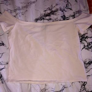 white off the shoulder crop top🤍